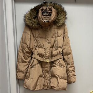 MICHAEL Michael Kors Women’s Belted Down Puffer Coat w/ Faux Fur Hood – Taupe